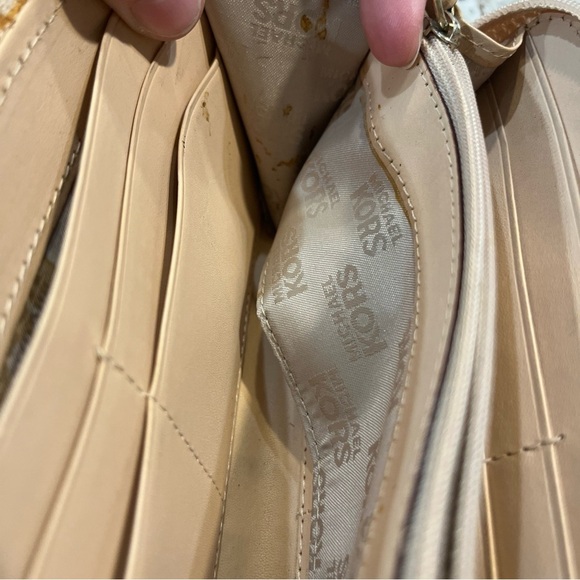 MICHAEL KORS WOMENS BEIGE LEATHER MEDIUM WALLET ZIP AROUND 4” X 8” - Picture 10 of 10